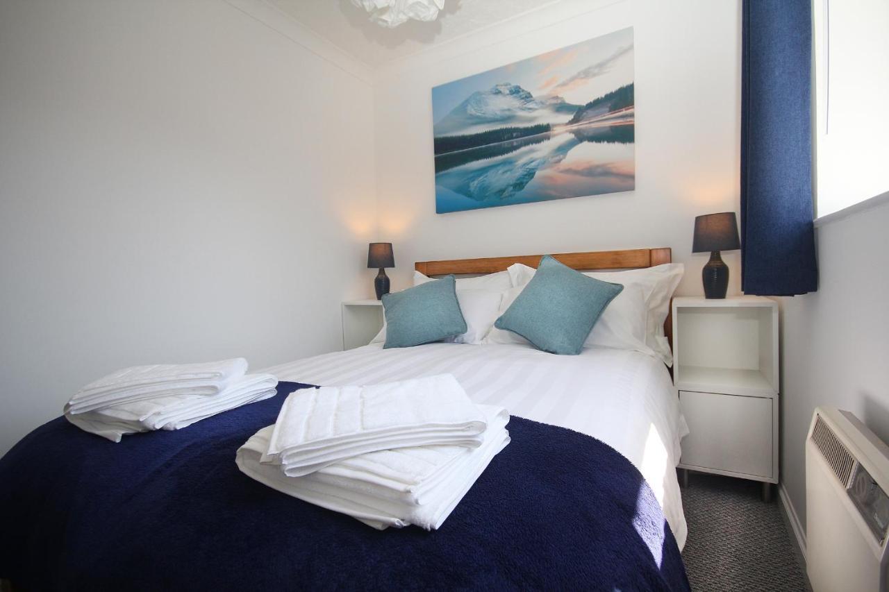 Chipad Mono - Quality City Centre Apartment, With Free Parking Space 奇切斯特 外观 照片
